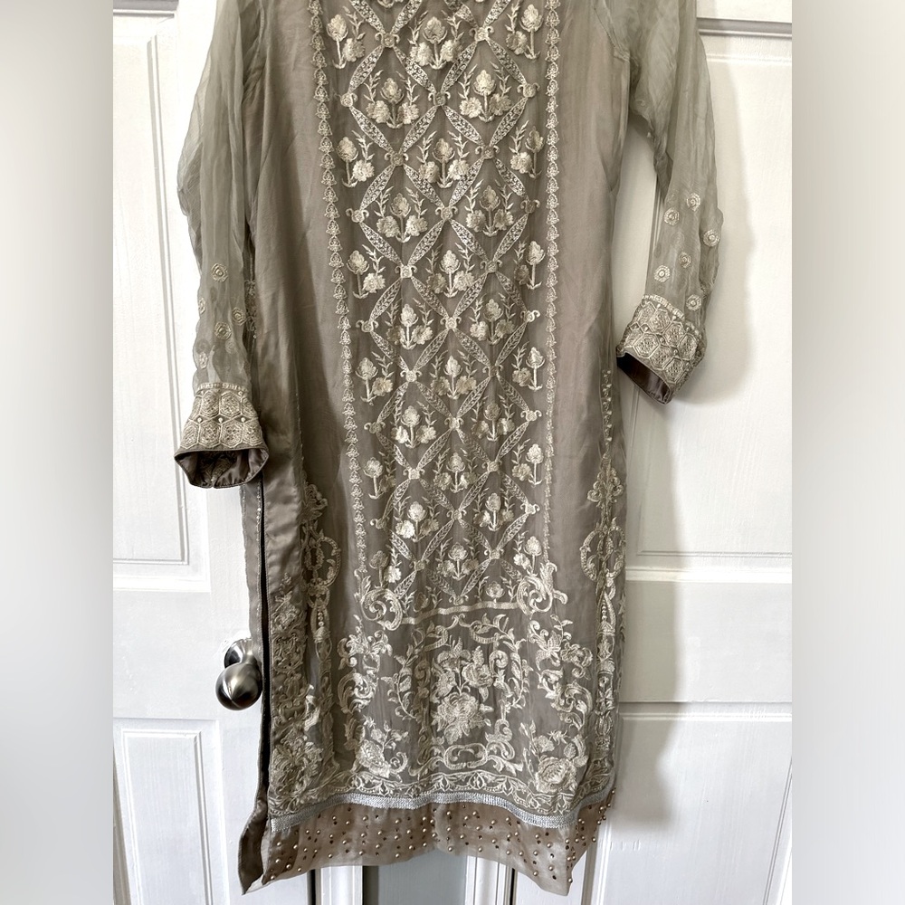 Pakistani three piece suit shalwar kameez